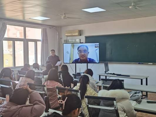 说明: C:\Users\Lenovo\Desktop\7E43F30402C06D21ED4095A5C824D60E.jpg