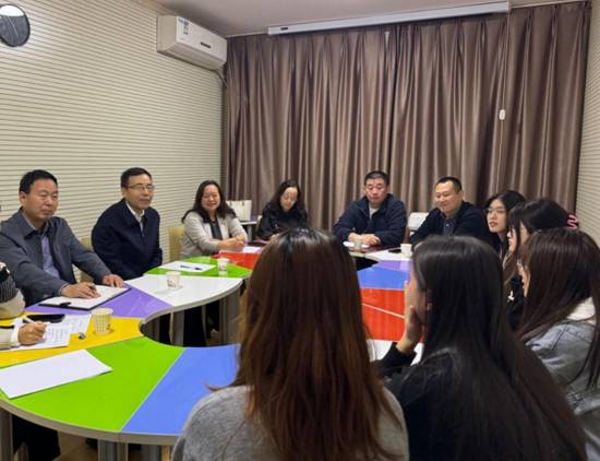 郭霄鹏深入员工社区